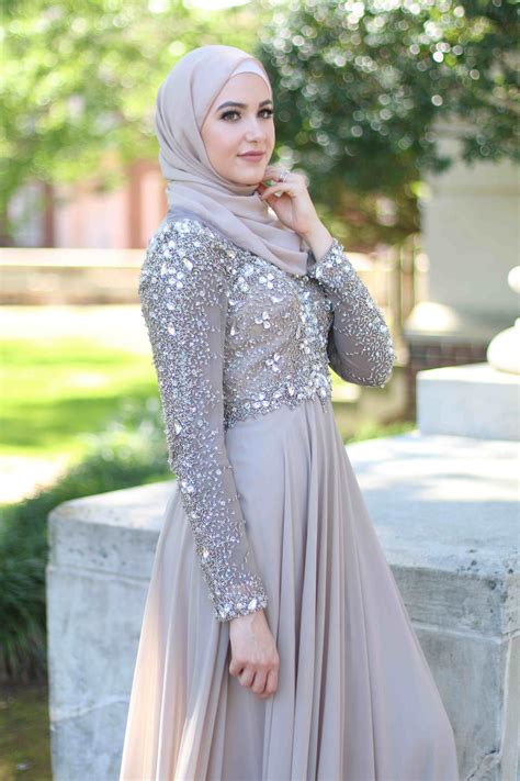 Full Clothes Hijab Ensemble